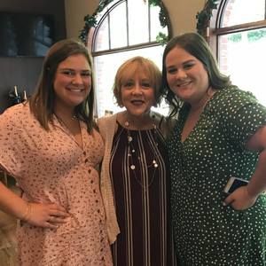 Meet your Posher, Emily